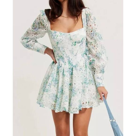 Bardot Dresses & Skirts - NWOT Bardot Lila Flounce Dress